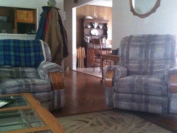 4th image of 33275 Hoskins Ln
