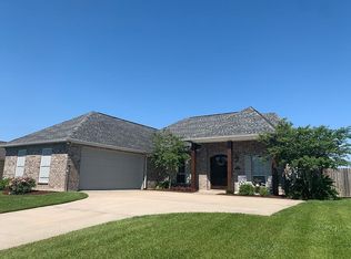 6145 Pelican Crossing Dr, Gonzales, LA 70737