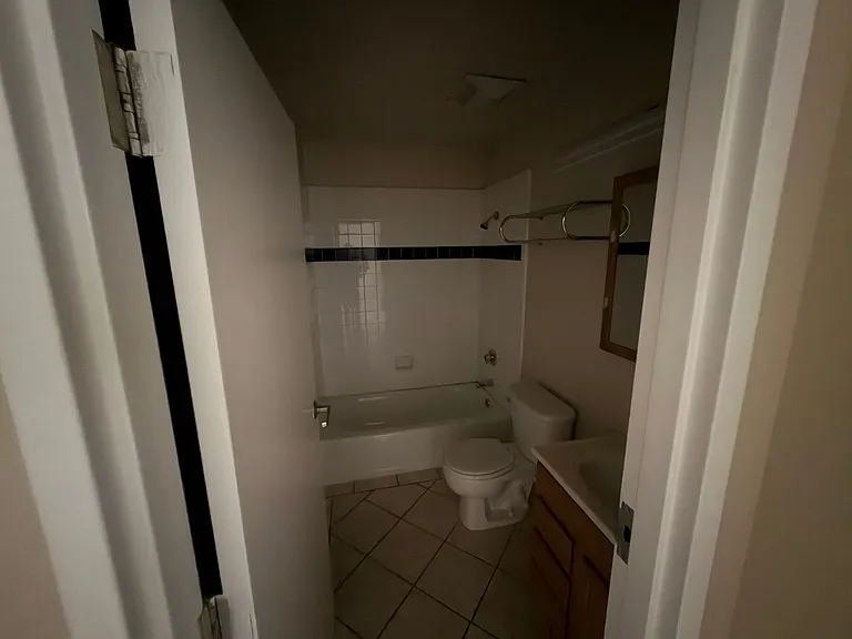 158 Caldecott Ln — Photo 11