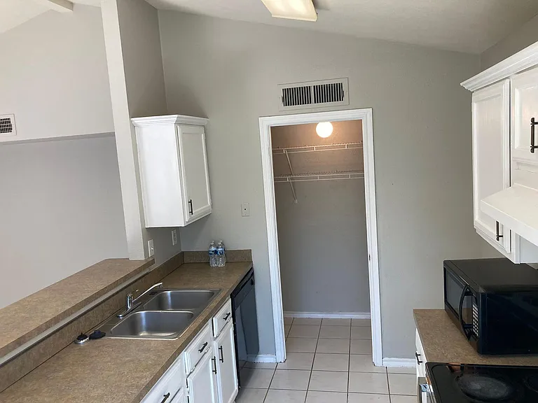4606 Carr St — Photo 10
