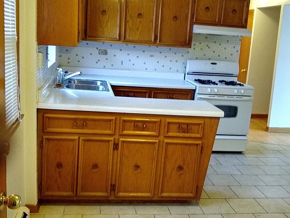 2nd image of 8622 W Berwyn Ave #2