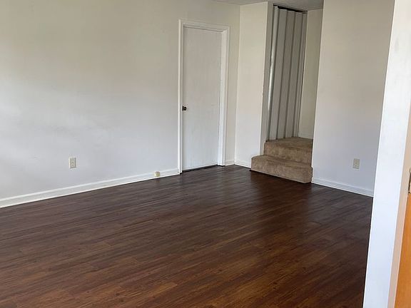 2nd image of 257 University Dr APT 2