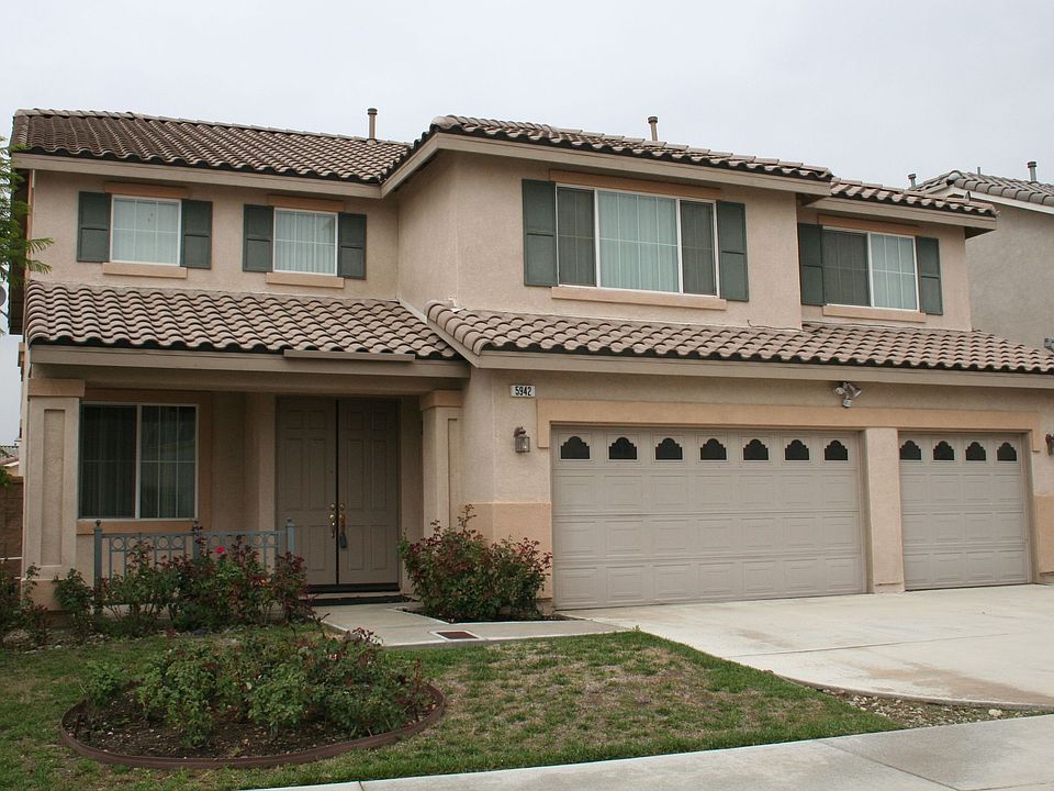 3683 sq ft 