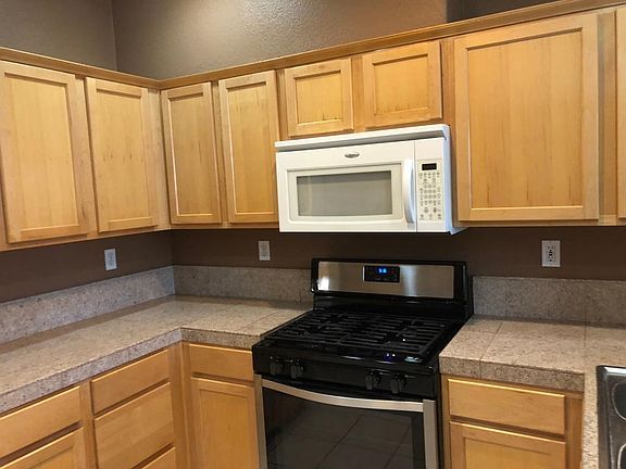 3rd image of 881 Monarch Cir