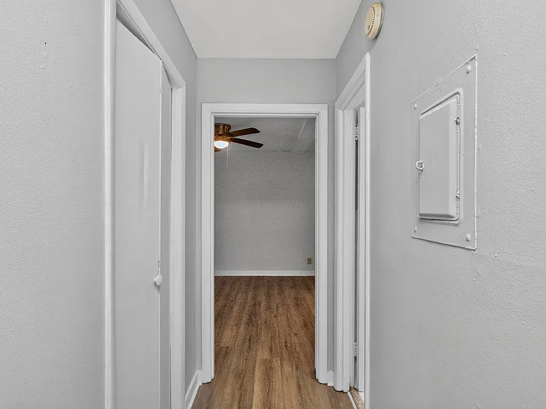 550 Harding Pl #E103 — Photo 15