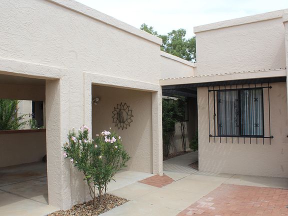 3rd image of 830 W Calle De Emilia