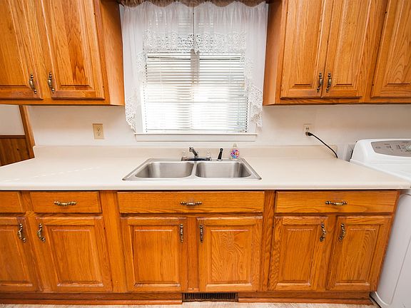 2nd image of 151 Revere Cir