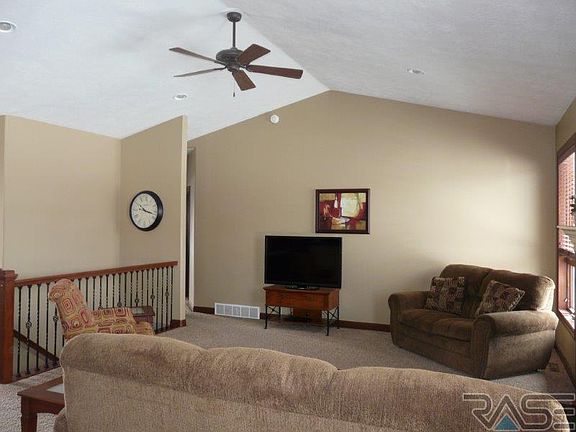 4th image of 3517 S Harmony Dr
