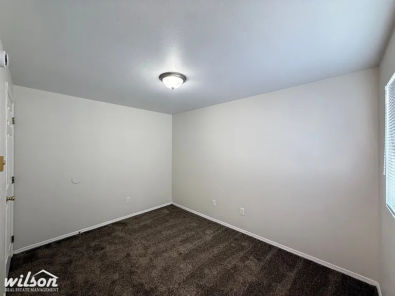 1303 Garfield Ave — Photo 15