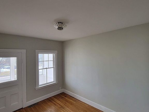 4th image of 202 Water St