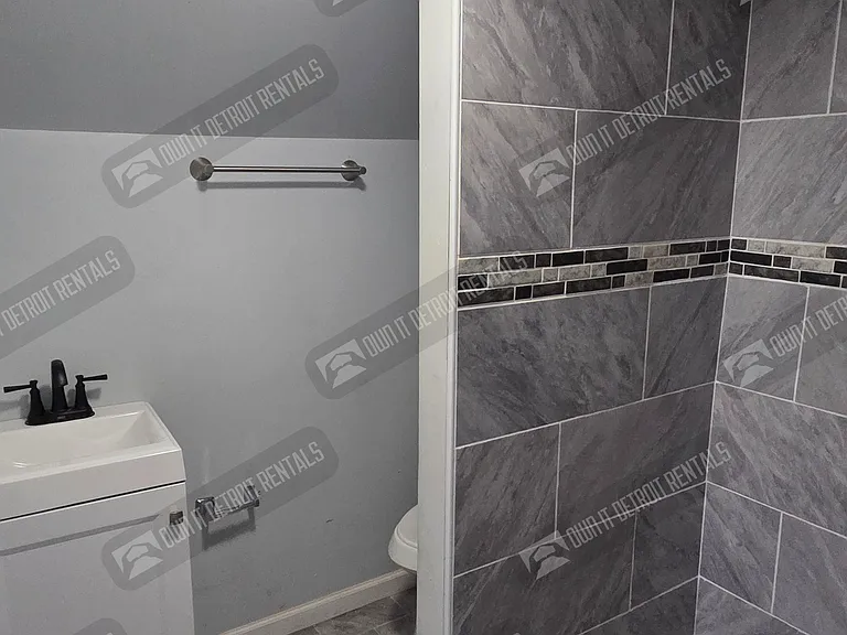 4188 Buckingham Ave — Photo 27