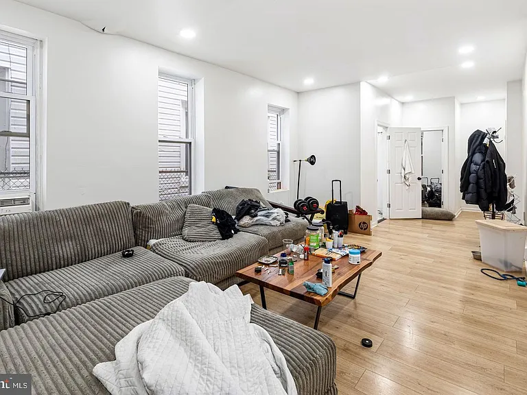 5663 Boyer St — Photo 4