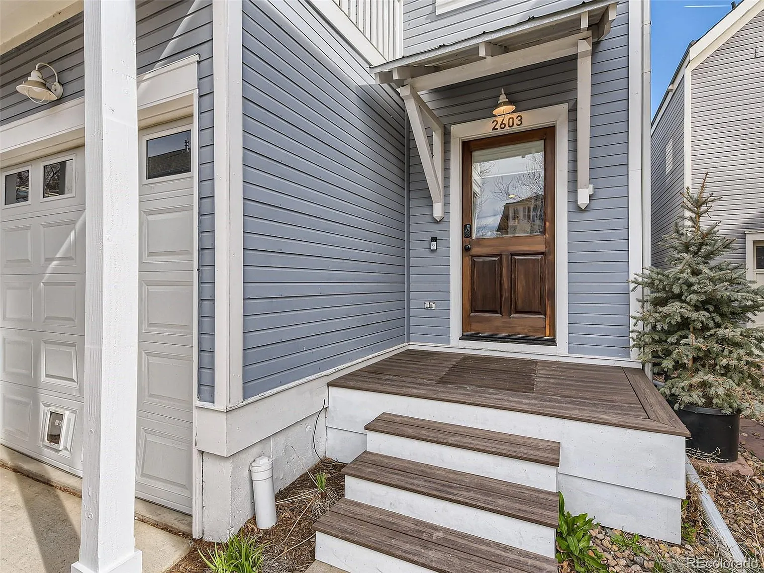 3 bed, 2.0 bath, 1128 sqft, $3,745 — Photo 3