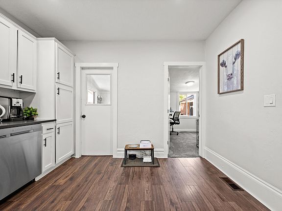 3rd image of 531 E Downington Ave