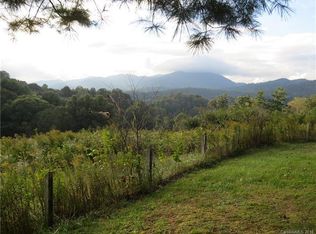 000 Crescent Dr, Burnsville, NC 28714