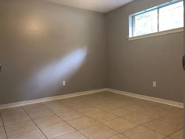 101 Wallis Ct — Photo 9