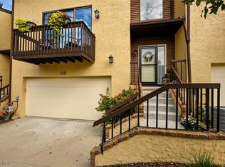 110 Ridge Side Ct, Munroe Falls, OH 44262