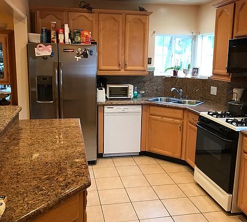 4th image of 535 N Beachwood Dr