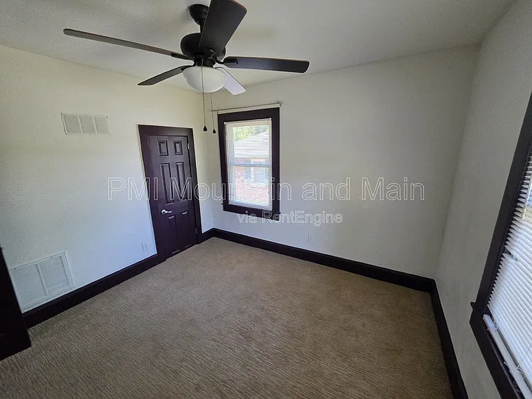 309 Dennis St — Photo 32