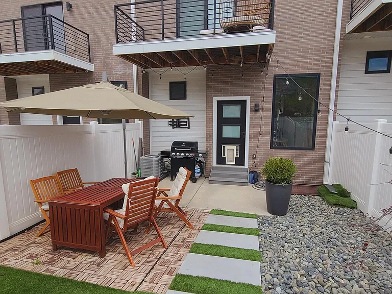 336 E Tri Ln — Photo 8