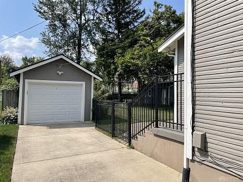 5th image of 340 Peach Orchard Ave