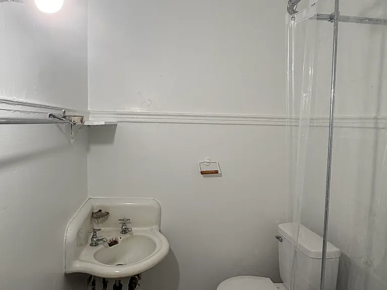 33-1717 W Burnside St #26 — Photo 9