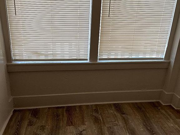 dining area in kitchn