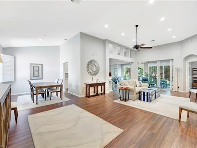 1685 Winding Oaks WAY #202, Naples, FL, 34109