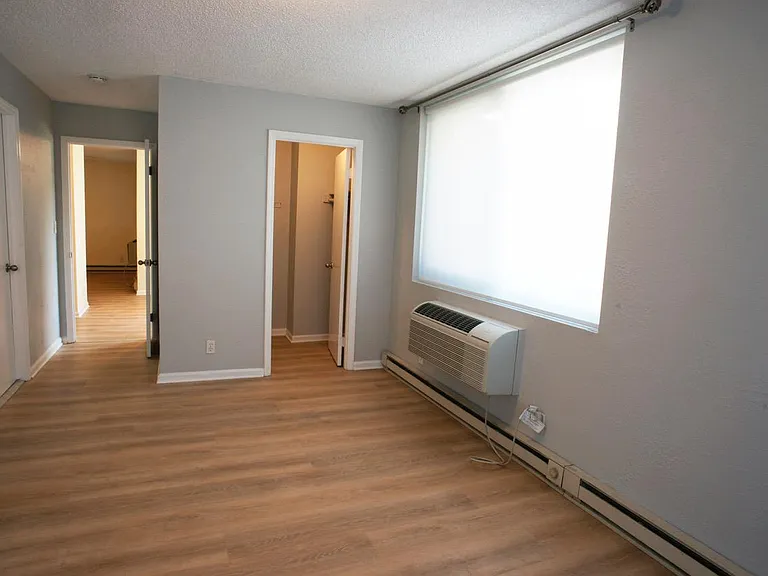 1 Strawberry Hill Ave #1E — Photo 18