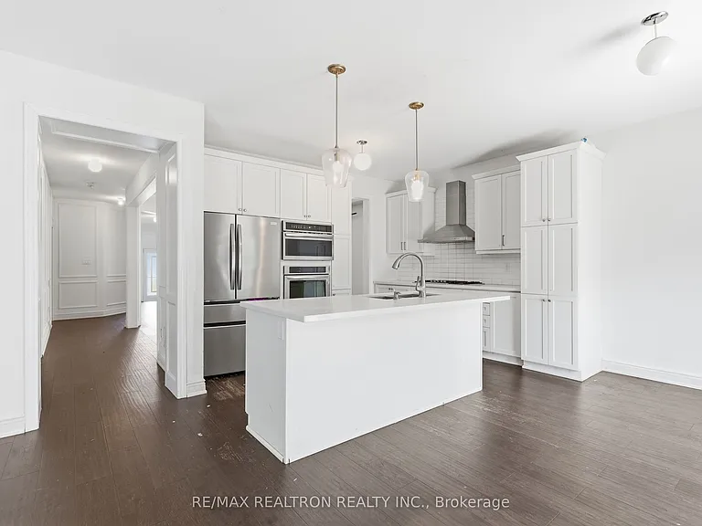 214 Irwin St — Photo 11