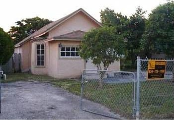 1st image of 1725 SW 44th Ter