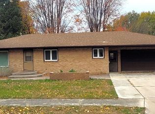 219 N 7th Ave, Sheldon, IA 51201