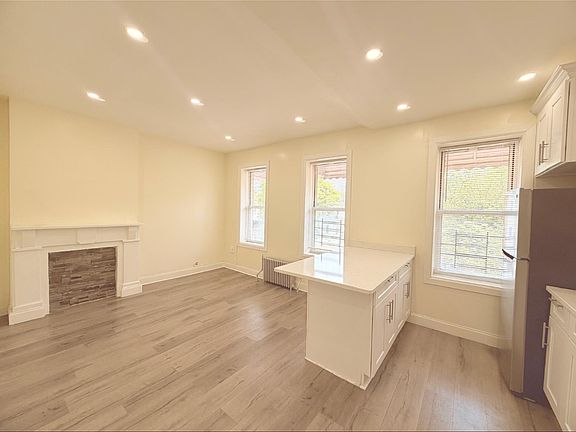 3rd image of 211 Nichols Ave Floor 2