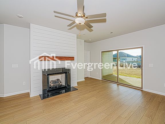 4th image of 104 Chain Bridge Cir