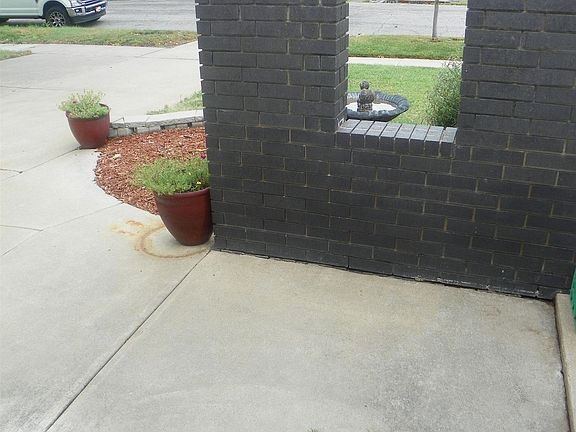 5th image of 2627 S Hiram Ave