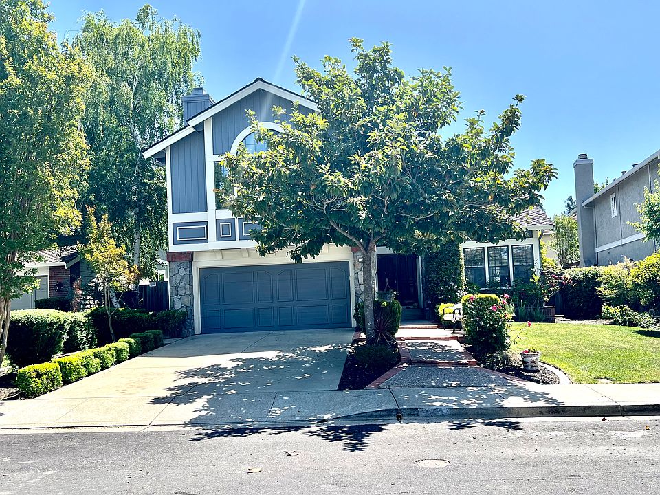 1st image of 40 Carlyle Ct