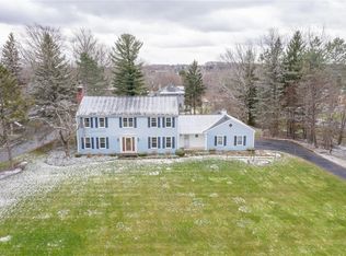 3 Hastings Cir, Pittsford, NY 14534