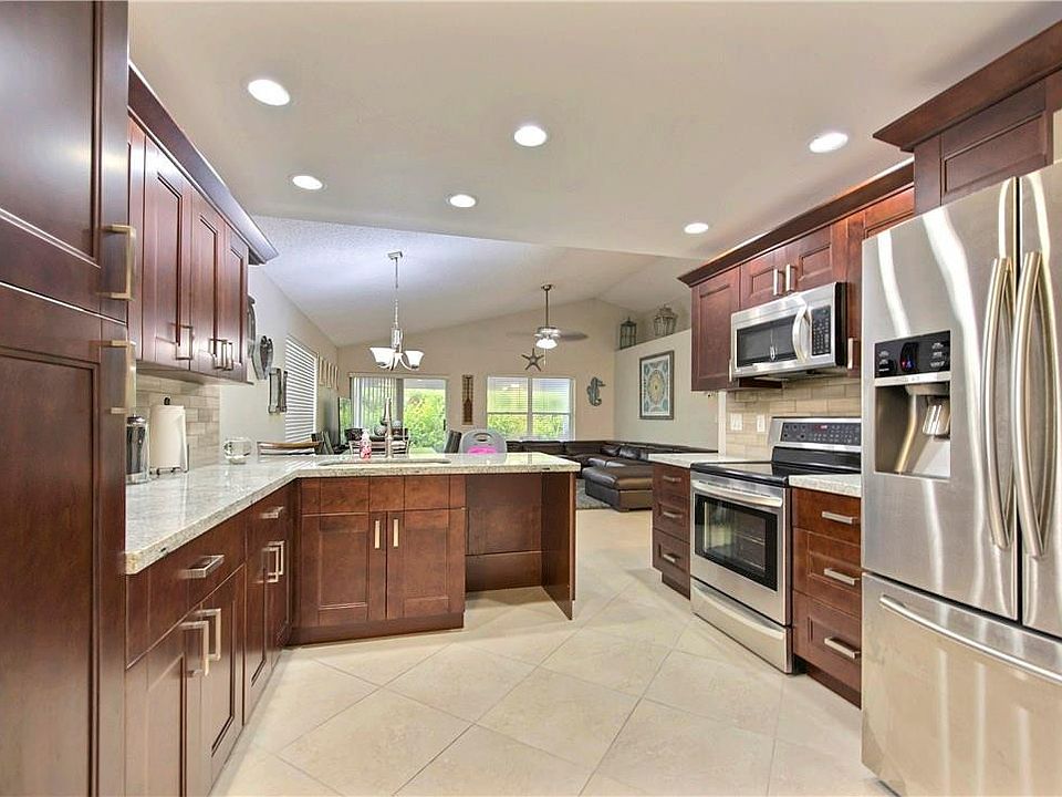 1st image of 9132 Lake Park Circle