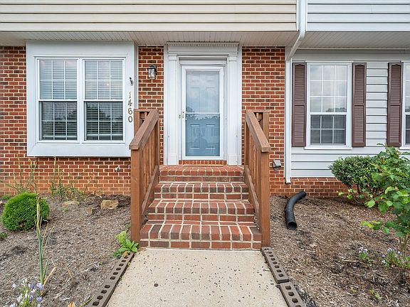 3rd image of 1460 Ashbourne Dr