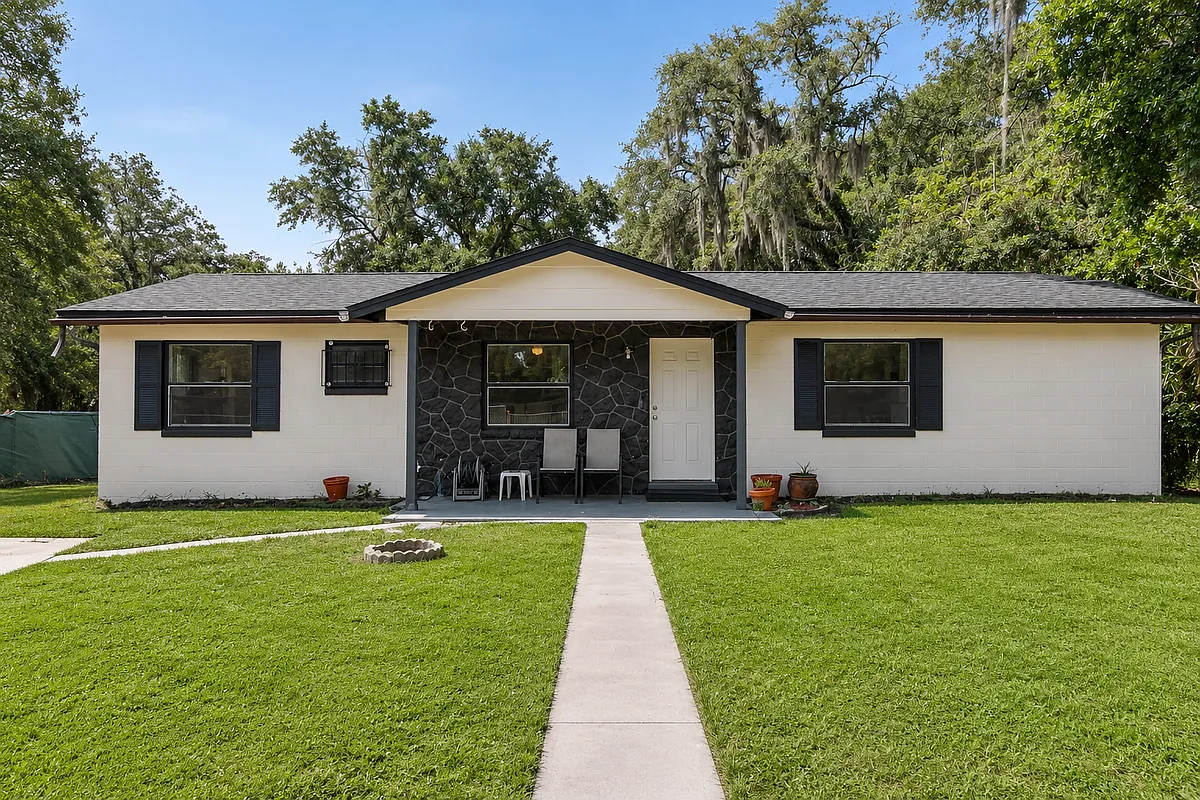 3 bed, 2.0 bath, 1280 sqft, $1,700 — Photo 1