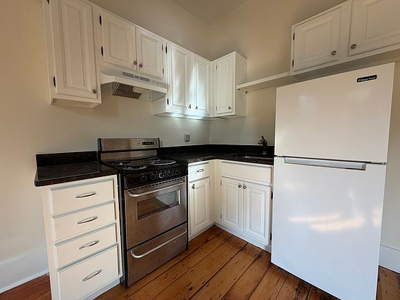 4th image of 15 Symphony Rd APT 6