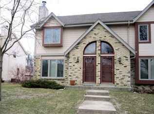 2005 Woodburn Rd, Waukesha, WI 53188