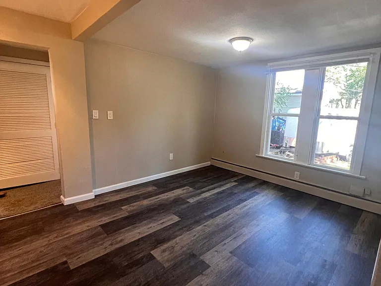 926 N Corona St — Photo 10