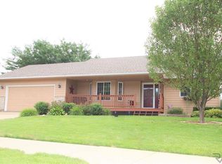 6415 W Bonnie Ct, Sioux Falls, SD 57106