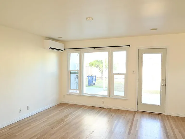 14822 Fonthill Ave — Photo 11
