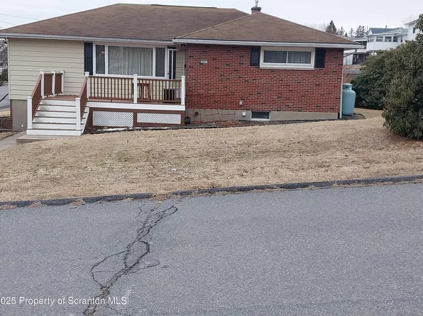 401 Rosedale Dr, Taylor, PA 18517