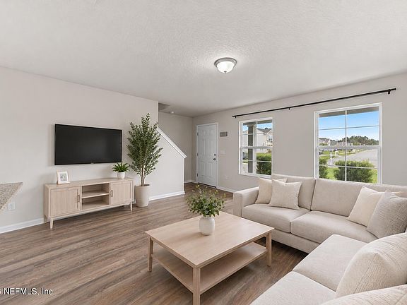 4th image of 764 CONSTITUTION Place