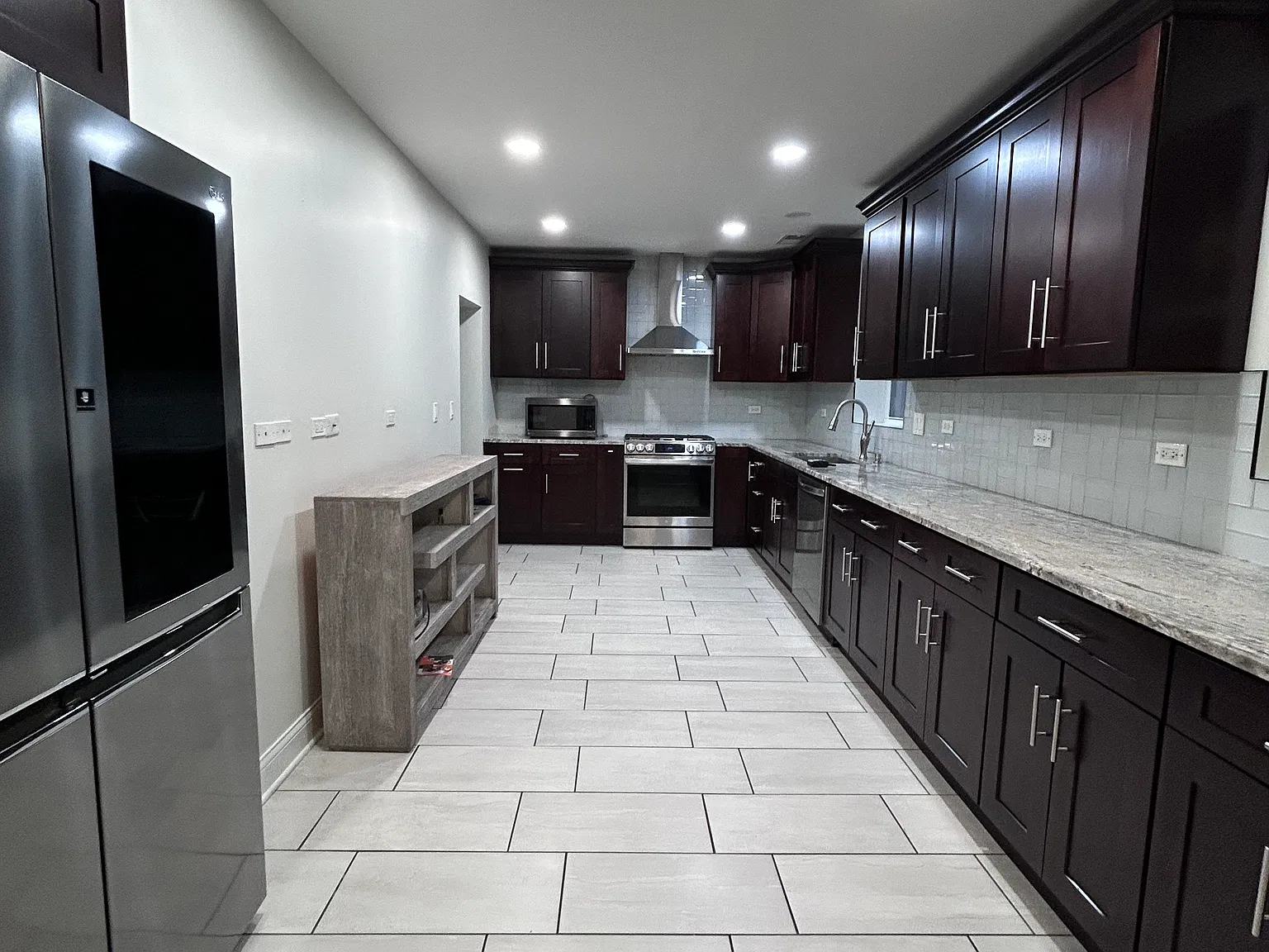 3 bed, 2186 sqft, $3,300 — Photo 4