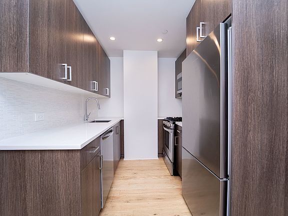 5th image of 40-04 34th Ave #320B