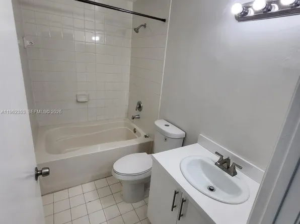 4828 N State Rd #8304, Pompano Beach, FL 33073